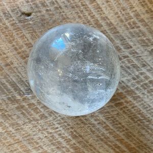 Quartz crystal sphere